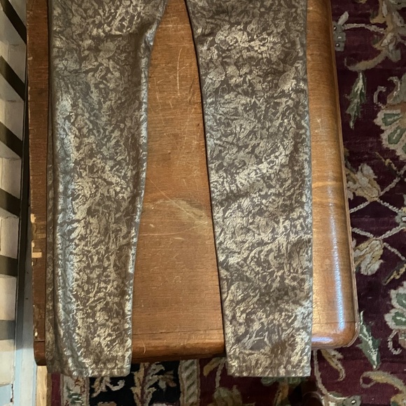 7 For All Mankind Gold Patterned Skinny Pants - Picture 4 of 7